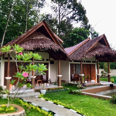 R5 Keramba Inn Bukit Lawang Exterior photo