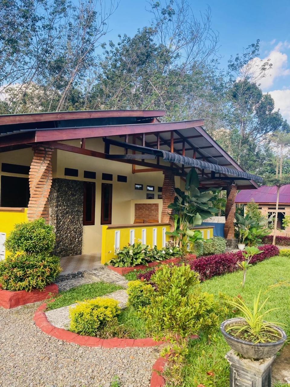 R5 Keramba Inn Bukit Lawang Exterior photo