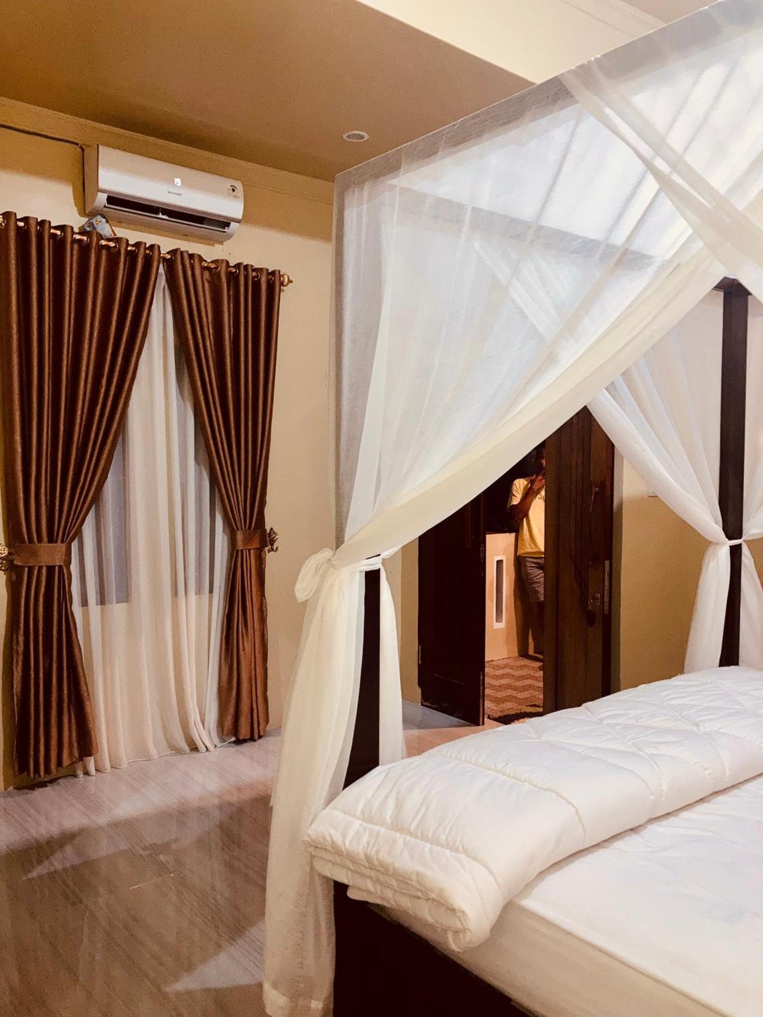 R5 Keramba Inn Bukit Lawang Exterior photo